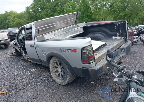 2010 Dodge Ram 1500 Slt/Sport/Trx z USA, uszkodzony, nr VIN 1D7RV1GT6AS123182